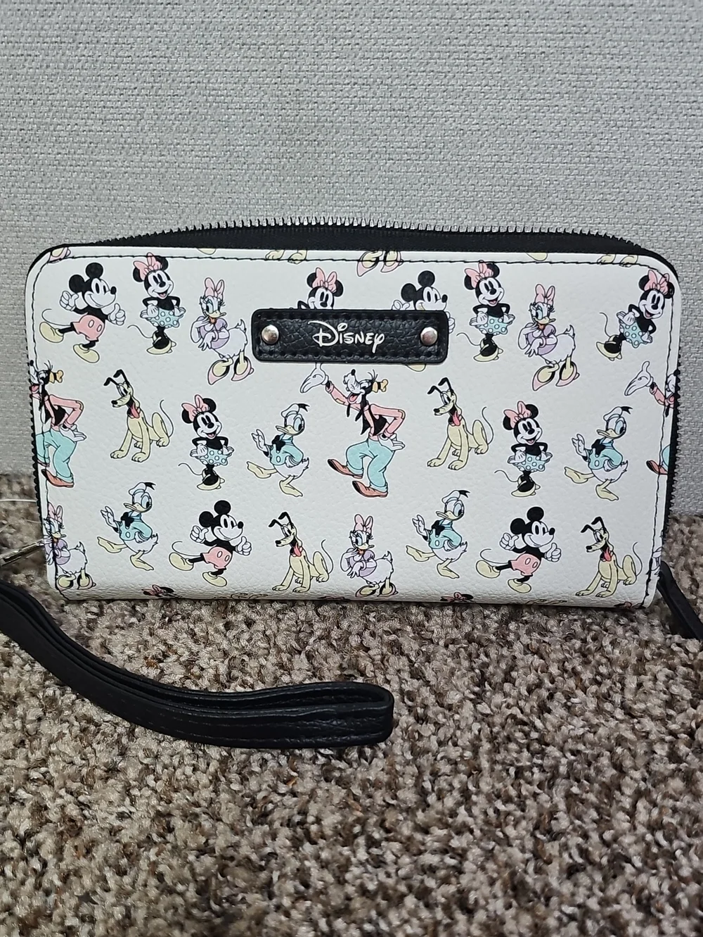 DISNEY MICKEY AND FRIENDS WRISTLET WALLET BFPM-07-084